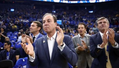 开云体育网址-勇士老板：球队似梦回2015 希望库里冠军追平詹皇